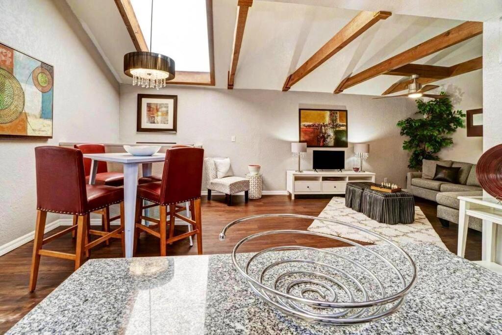 Hidden Couples Loft Retreat In Heights Foodie District Tampa Exterior foto